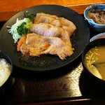 翁 - 生姜焼き定食 ￥1750