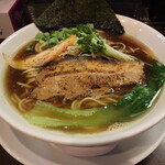山麺 - 魚だしの中華そば(800円、斜め上から)
