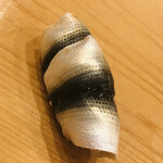 鮨 しゅん輔 - 天草のシンコ。三枚付け