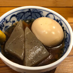 みかつ屋 - おでんたまご150円、こんにゃく150円