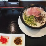 龍潭酒家 - 特製豚骨ラーメン