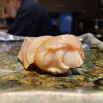 Iro dori - 煮蛤
      ツメは非常に円やかな味わいで、着実に美味しさを膨らませます。