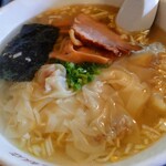 赤尾飯店 - 塩ラーメン(ワンタン入れてもらいました)！激うましっ！