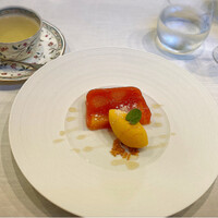 ル・バンボッシュ - オレンジとグレープフルーツのカンパリゼリーと手前はマンゴーのシャーベット