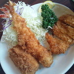 とんかつと和食 わかさ - わかさ定食のフライ