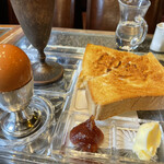 珈琲亭 ルアン - 茹で玉子とトースト