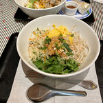KHANHのベトナムキッチン 銀座999 - 期間限定　ピリ辛パクチー和え麺