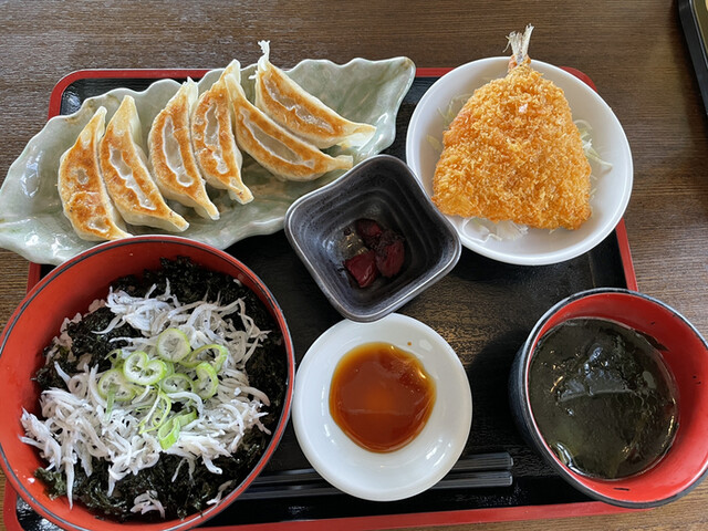 葉山港湾食堂 ハヤマコウワンショクドウ 逗子 葉山 餃子 食べログ 葉山港湾食堂 ハヤマコウワンショクドウ 逗子 葉山 餃子 食べログ