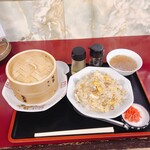 珍満 - チャーハンと手作り肉シューマイ
