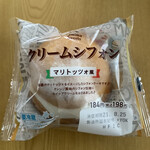 ファミリーマート - 料理写真:クリームシフォン
¥198
