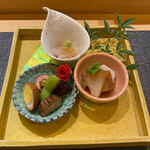 ひらまつ - 八寸　白えび、燻製盛合わせ、蒸し鮑