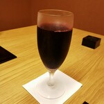 大宮　すし風凛 - グレイスワイナリーが造る 天然ぶどう果汁-マスカットベリーA-  660円。本来ならアルコールと行きたかったが、時節柄ノンアルで。酸化した赤ワインのような渋み。Welchとは違って甘さ0です