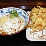 丸亀製麺 - ぶっかけ(並) 320円、野菜かき揚げ 140円