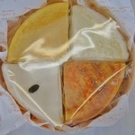銀座コージーコーナー - 「チーズケーキ４品(\1200)」箱に開けた状態です
