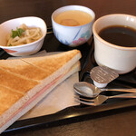 キャロット - ホットコーヒー400円とハムトースト＆茶碗蒸しのモーニング