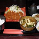 Haikaraya - とんかつ定食 900円