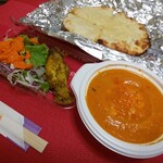 YAMA INDIAN KITCHEN - 海老カレー 900円、チーズナン ＋200円、50円割引