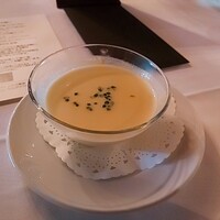 トレーダーヴィックス東京 - ⚫豆乳入りトウモロコシの冷製スープ　これ、美味しかった