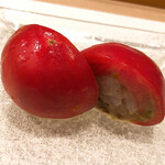 うを徳 - すり潰した金時豆と白エビを詰めたフルーツトマト