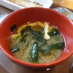 すき家 - 意外に美味しい味噌汁