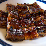 竹屋 - 「うなぎダブル定食」（4,350円）。鰻の蒲焼きは8切れ。タレは自分でお好みの量を。うーん贅沢。