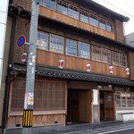 竹屋 - 「竹屋」さんの外観。風情たっぷりなのは外観だけじゃないのです。