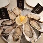 ガンボ＆オイスターバー - 真牡蠣プレート(8ピース)