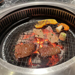 炭火焼肉 ユウ太 - 和牛上カルビ、上ミノ塩