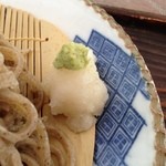 オーベルジュ・グリンデル - 薬味は辛味大根と山葵