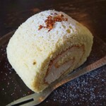 Sobadokoro Mikawa - そば粉のロールケーキ
