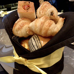 ガストロノミー ジョエル・ロブション - 今回選んだパンです♫