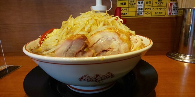 ニンニクマシマシ』by M.I..T.B : 豚山 町田店 - 町田/ラーメン | 食べログ