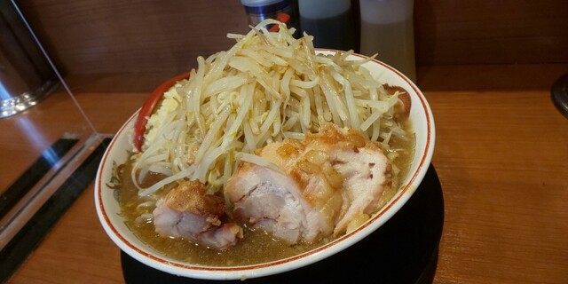 ニンニクマシマシ』by M.I..T.B : 豚山 町田店 - 町田/ラーメン | 食べログ