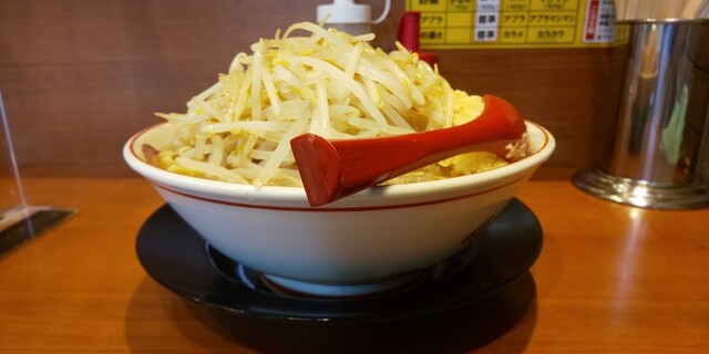 ニンニクマシマシ』by M.I..T.B : 豚山 町田店 - 町田/ラーメン | 食べログ