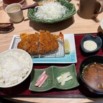 とんかつ新宿さぼてん - SaboREDロースかつ御前(ごはん大盛)＋大海老フライ