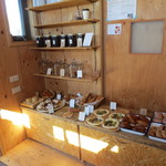 山角 - 店内左側