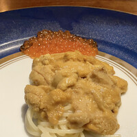 蒼 - 青森 塩谷魚店より北紫ウニの冷製フェデリーニ
                幸運にも新イクラとウニを切り替えるタイミングに当たり、両方いただいちゃいました♪
                地物の蛤のお出汁を吸わせたフェデリーニ、何度食べても超絶美味いのです♪♪