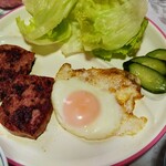 メッツゲライ テラ - ８月１０日は、ハーフミートローフを焼いて、卵につけて、朝食で　