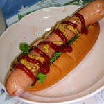 メッツゲライ テラ - ８月１０日は、夕飯は、カイザーグリルのホットドックです