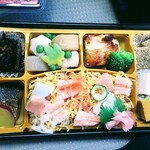 割烹お惣菜ととや - 華ちらし膳　¥842