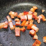 メッツゲライ テラ - 味噌ベーコン炒めてます