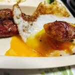 メッツゲライ テラ - ８月１５日最終日の夕飯に、ハラミスモーク、フライパンで温め、目玉焼きと共に