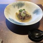 メインダイニング 六つ喜 - 和牛昆布締め焼き　白醤油の餡と塩鰹の香り