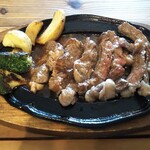 Wind ハナレィムーン - ステーキ、肉肉しさ満載！