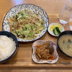 厚澤 - 肉野菜炒め定食