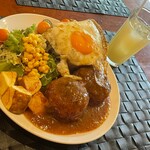 おとなのヒッコリー - ジャーマンロコモコ1280円
      ✿十六穀米・ライス大盛り無料♪
      ✿2倍サイズ  ➕530円♪
      
      ❀グレープフルーツジュース 110円♪