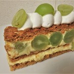 PATISSERIE LUNAMIENCE - シャインマスカットづくしのミルフィユ￥580