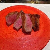 お肉屋 けいすけ 三男坊 - タン元
                      牛タンの1番美味しい所だけ