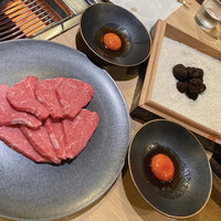 お肉屋 けいすけ 三男坊 - 幻のすきしゃぶ 極み卵のたれ