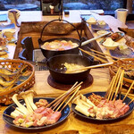 Please enjoy Gifu's specialties such as Nagara River wild sweetfish, branded Hida beef, Okumino old chicken, and local vegetables.